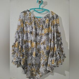XL Fever Yellow and Gray Floral Blouse.Split Sleeves.